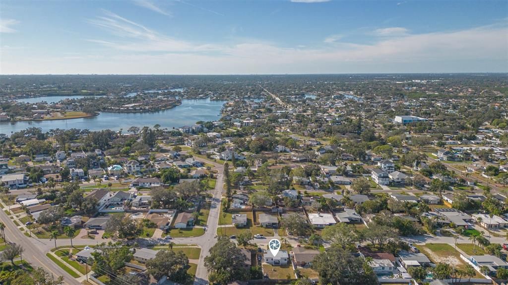 For Sale: $389,000 (1 beds, 1 baths, 600 Square Feet)