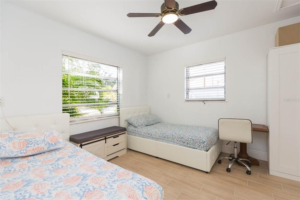 For Sale: $389,000 (1 beds, 1 baths, 600 Square Feet)