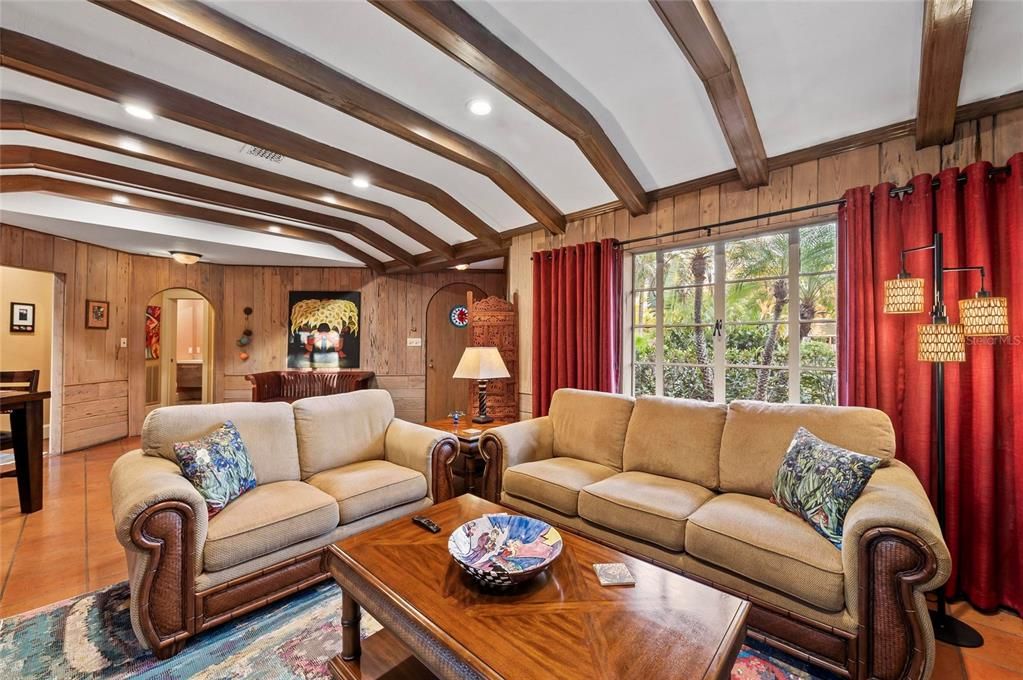 For Sale: $1,500,000 (6 beds, 4 baths, 3493 Square Feet)