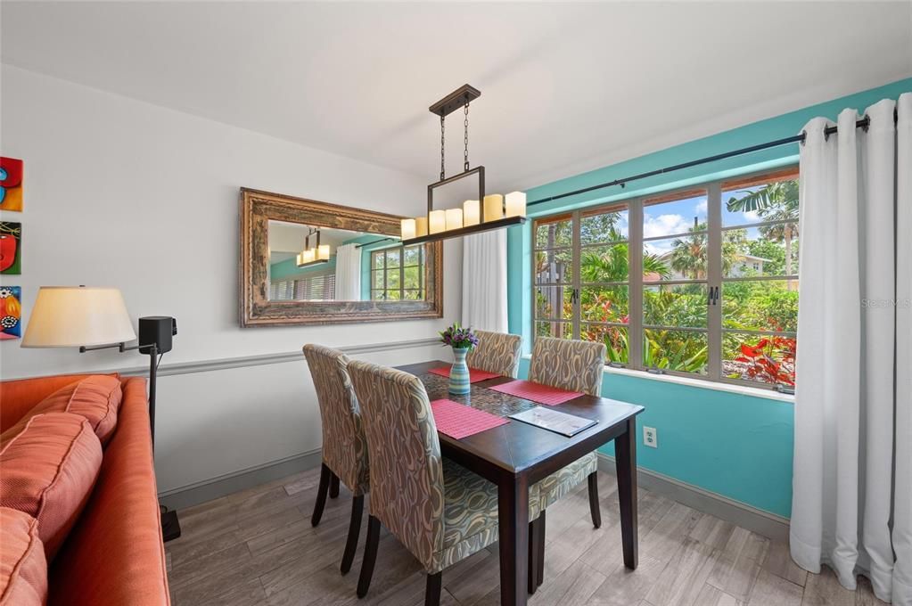 For Sale: $1,500,000 (6 beds, 4 baths, 3493 Square Feet)