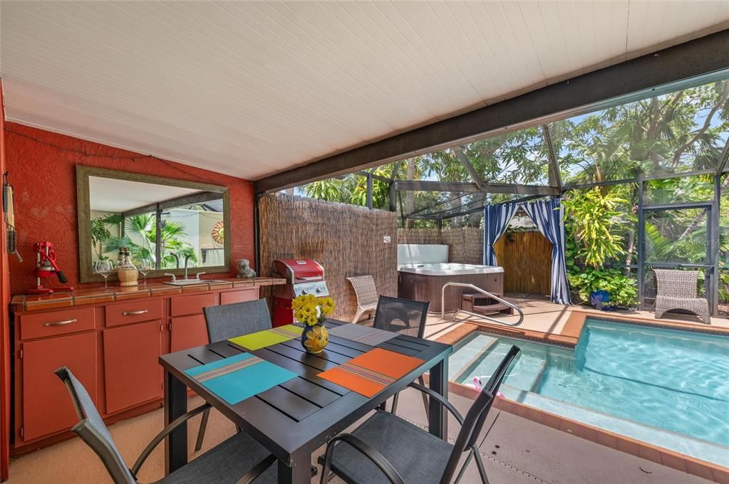 For Sale: $1,500,000 (6 beds, 4 baths, 3493 Square Feet)