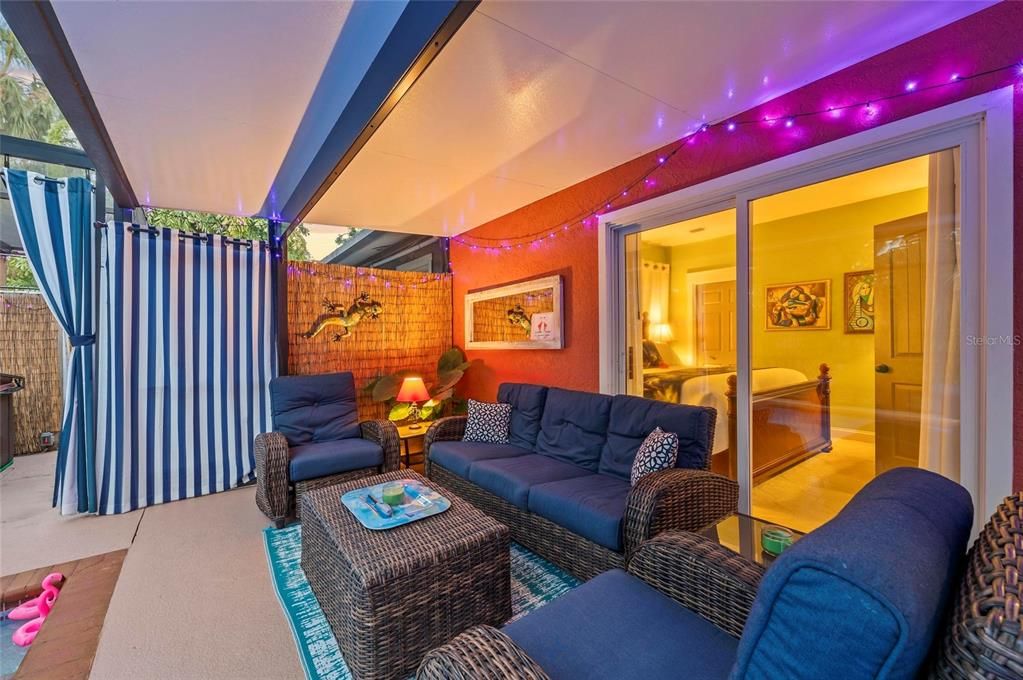 For Sale: $1,500,000 (6 beds, 4 baths, 3493 Square Feet)