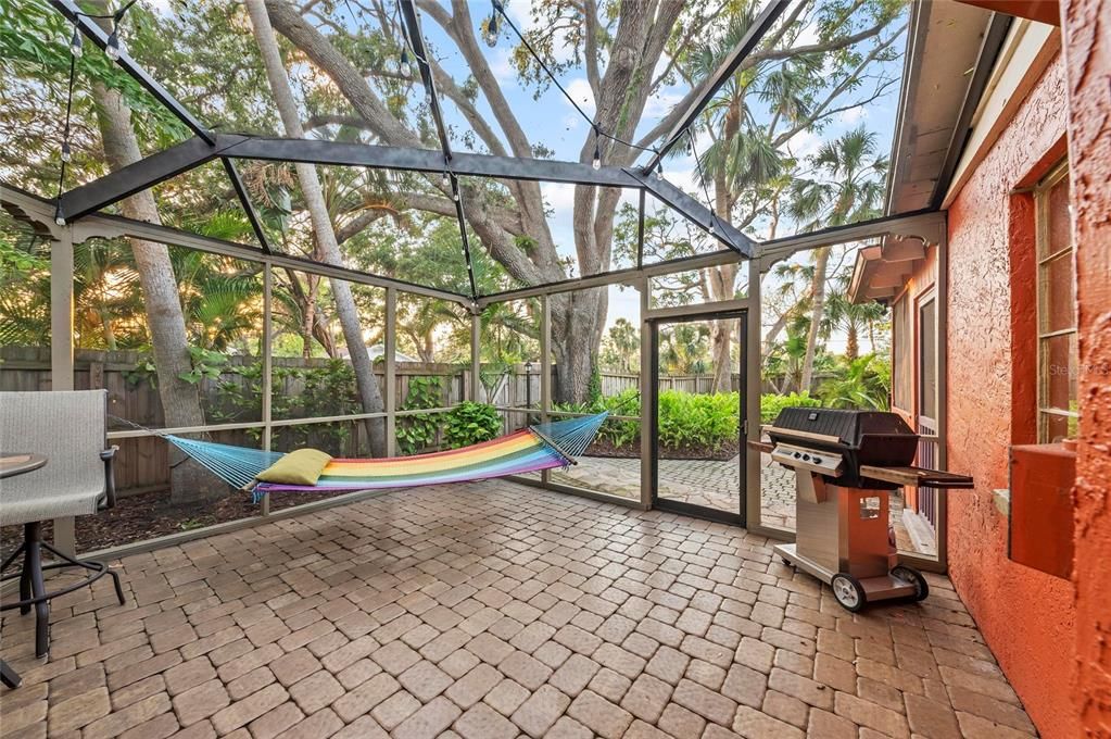 For Sale: $1,500,000 (6 beds, 4 baths, 3493 Square Feet)