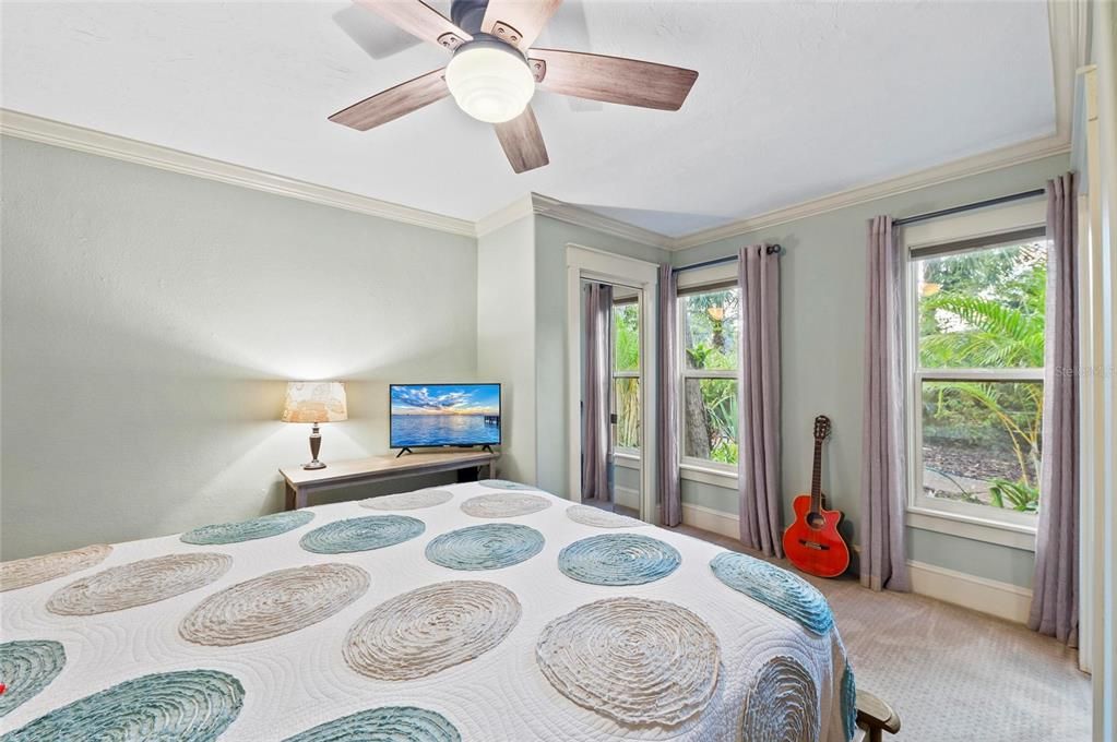 For Sale: $1,500,000 (6 beds, 4 baths, 3493 Square Feet)