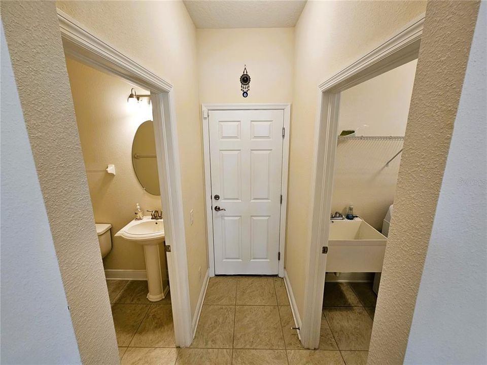 出租: $3,195 (3 贝兹, 2 浴室, 2200 平方英尺)