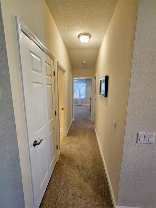 出租: $3,195 (3 贝兹, 2 浴室, 2200 平方英尺)