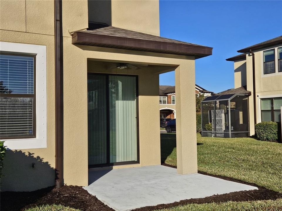 出租: $3,195 (3 贝兹, 2 浴室, 2200 平方英尺)