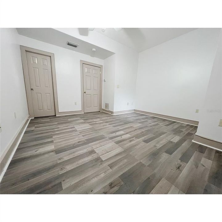 For Rent: $1,650 (1 beds, 1 baths, 996 Square Feet)