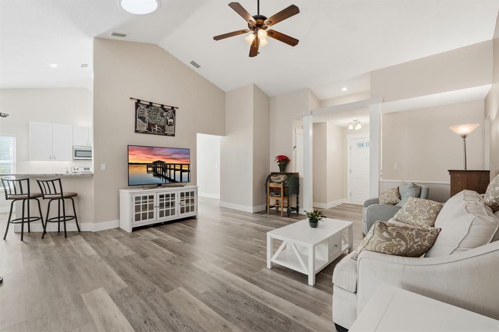 En Venta: $355,000 (3 camas, 2 baños, 1835 Pies cuadrados)