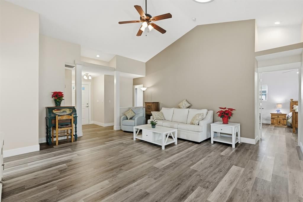 En Venta: $355,000 (3 camas, 2 baños, 1835 Pies cuadrados)