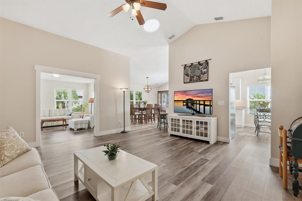 En Venta: $355,000 (3 camas, 2 baños, 1835 Pies cuadrados)