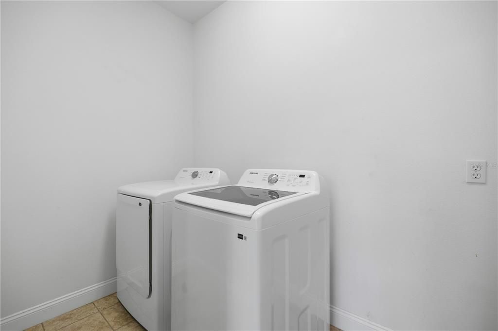 For Sale: $470,000 (3 beds, 2 baths, 2130 Square Feet)