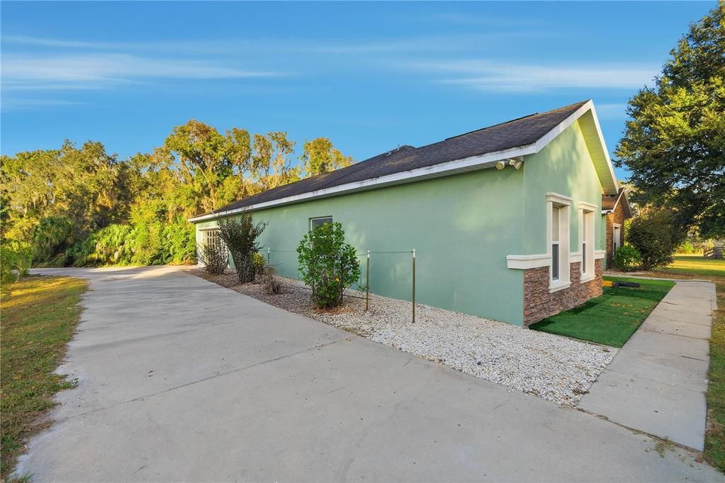 For Sale: $470,000 (3 beds, 2 baths, 2130 Square Feet)