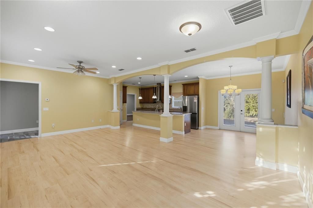 For Sale: $470,000 (3 beds, 2 baths, 2130 Square Feet)