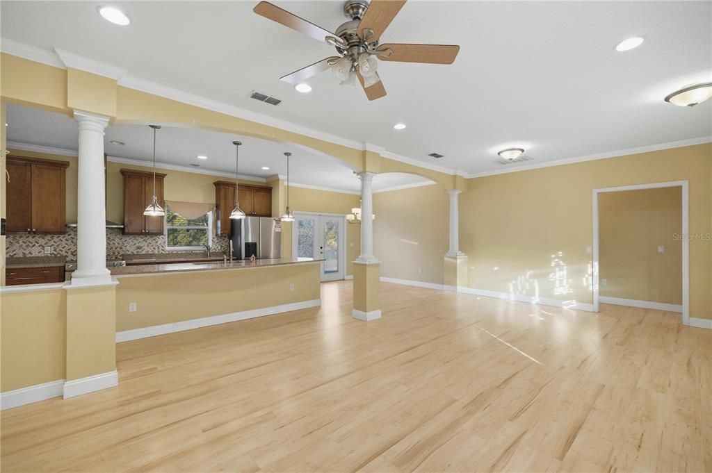 For Sale: $470,000 (3 beds, 2 baths, 2130 Square Feet)