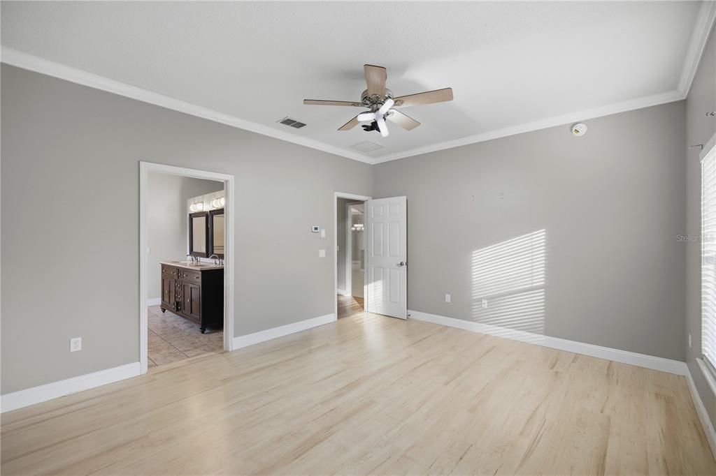 For Sale: $470,000 (3 beds, 2 baths, 2130 Square Feet)