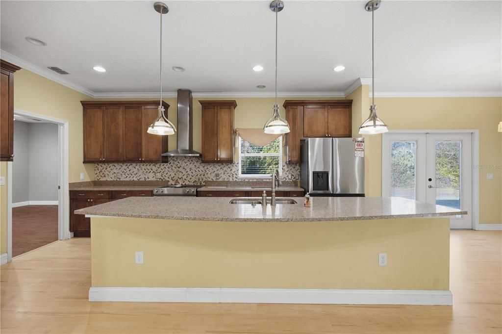 For Sale: $470,000 (3 beds, 2 baths, 2130 Square Feet)