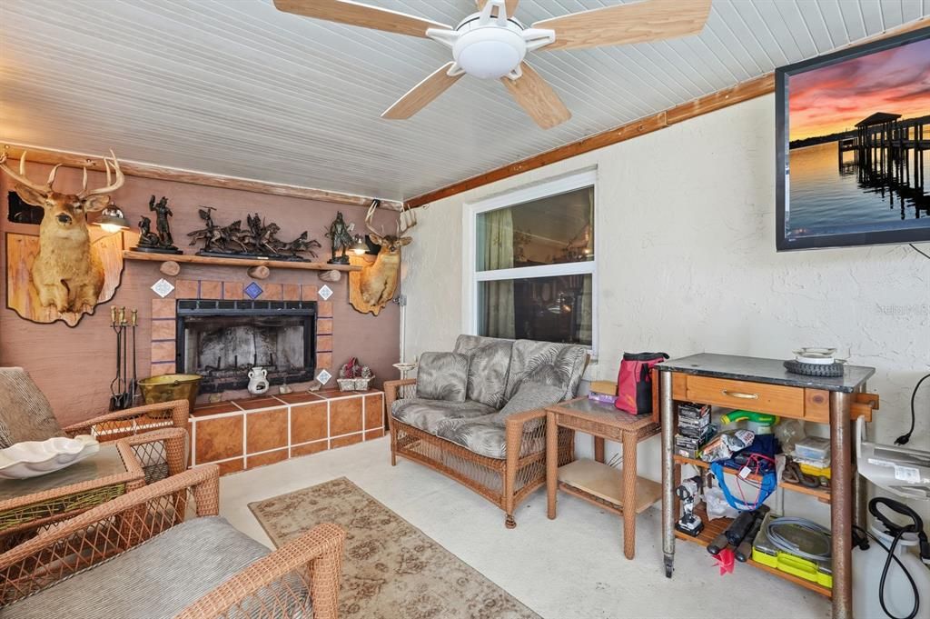 For Sale: $340,000 (3 beds, 2 baths, 1698 Square Feet)