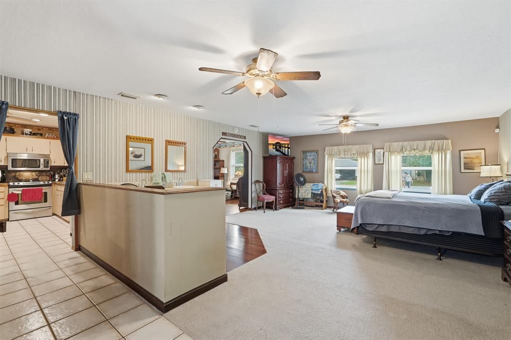 For Sale: $340,000 (3 beds, 2 baths, 1698 Square Feet)