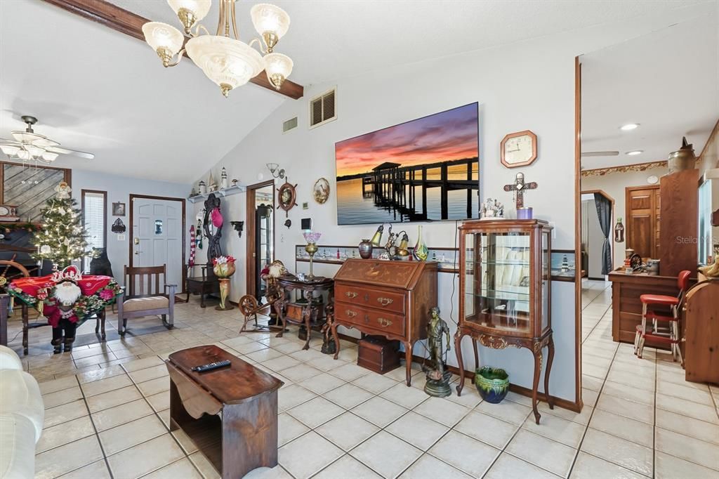 For Sale: $340,000 (3 beds, 2 baths, 1698 Square Feet)