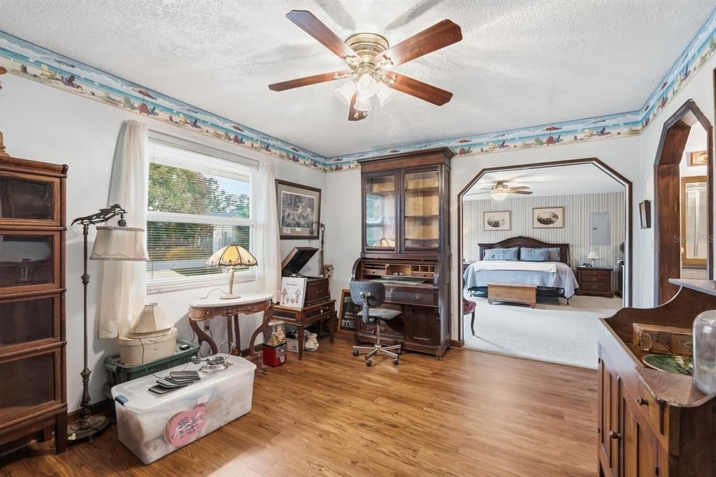 For Sale: $340,000 (3 beds, 2 baths, 1698 Square Feet)