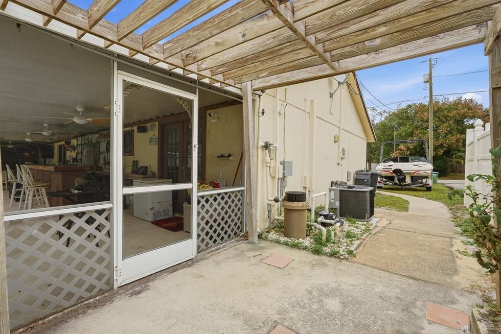 For Sale: $340,000 (3 beds, 2 baths, 1698 Square Feet)