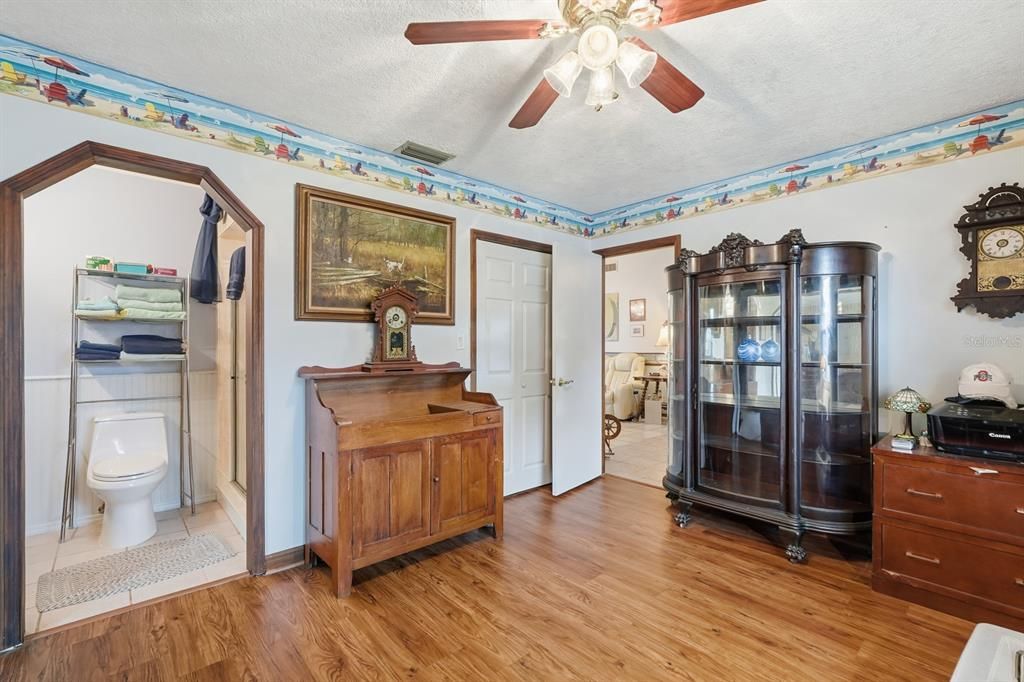 For Sale: $340,000 (3 beds, 2 baths, 1698 Square Feet)