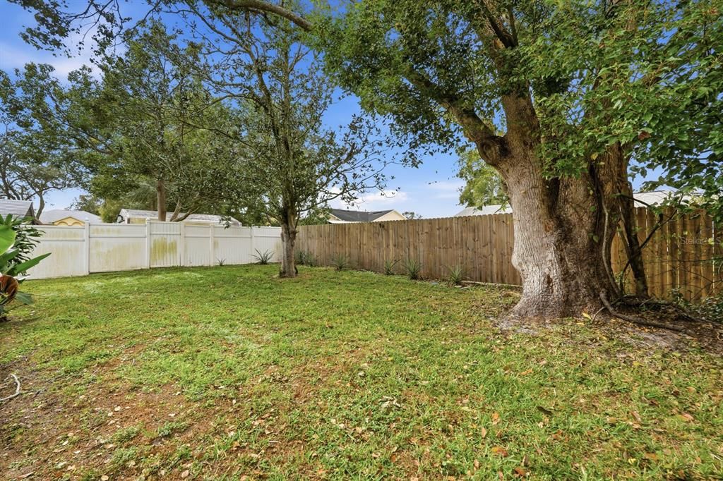 For Sale: $340,000 (3 beds, 2 baths, 1698 Square Feet)