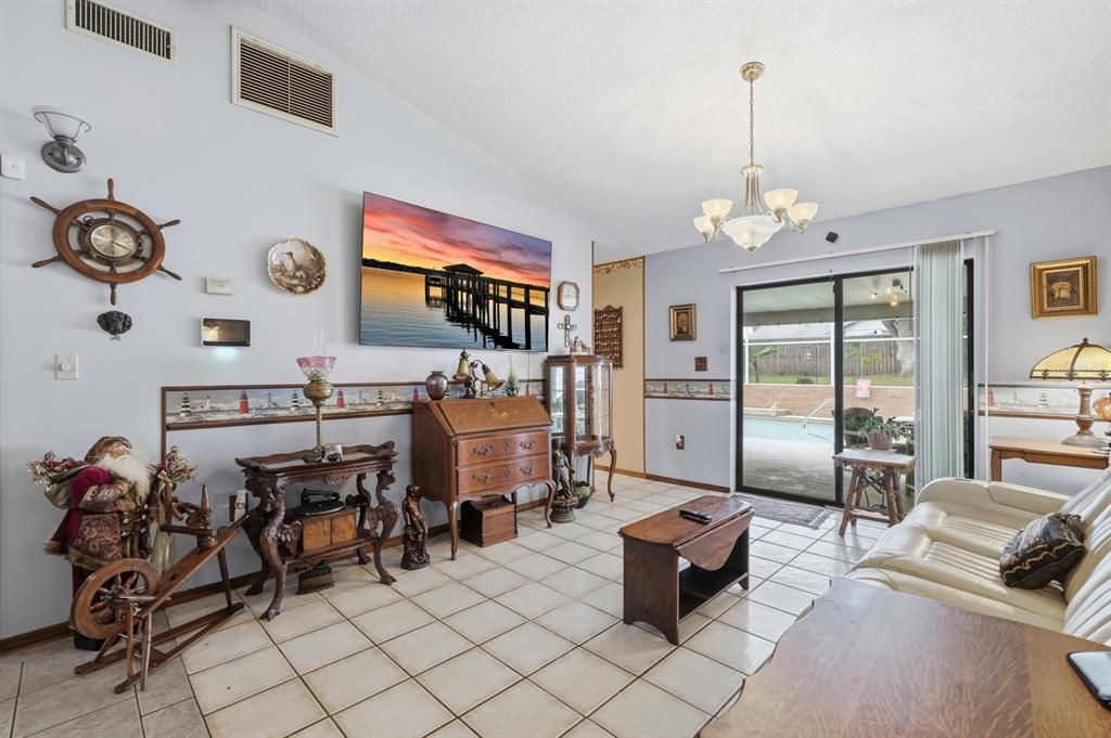 For Sale: $340,000 (3 beds, 2 baths, 1698 Square Feet)