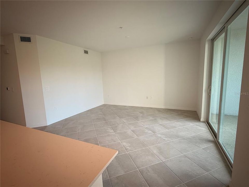 В аренду: $2,300 (2 спален, 2 ванн, 1438 Квадратных фут)