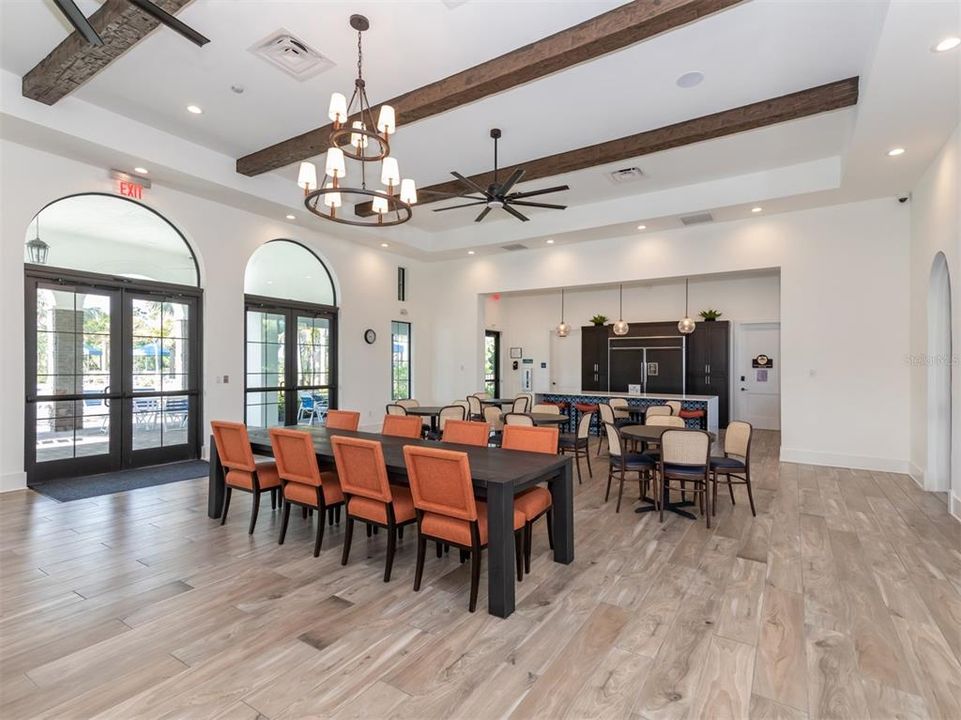 На продажу: $445,000 (2 спален, 2 ванн, 1433 Квадратных фут)