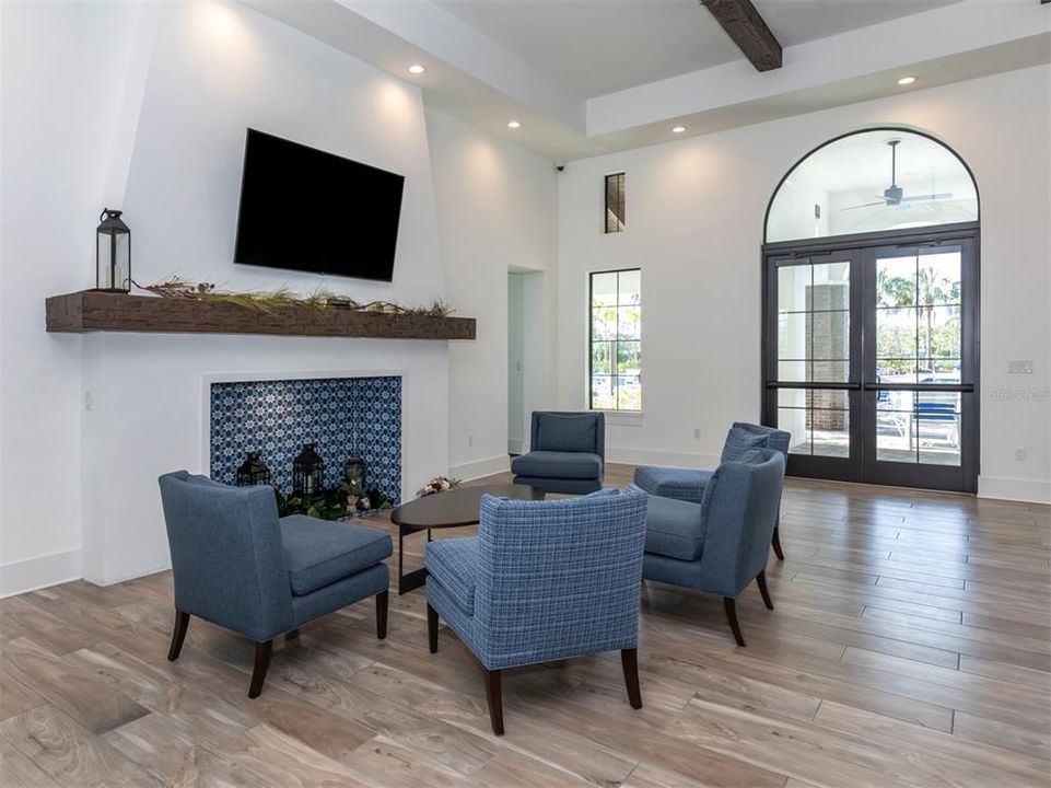 На продажу: $445,000 (2 спален, 2 ванн, 1433 Квадратных фут)