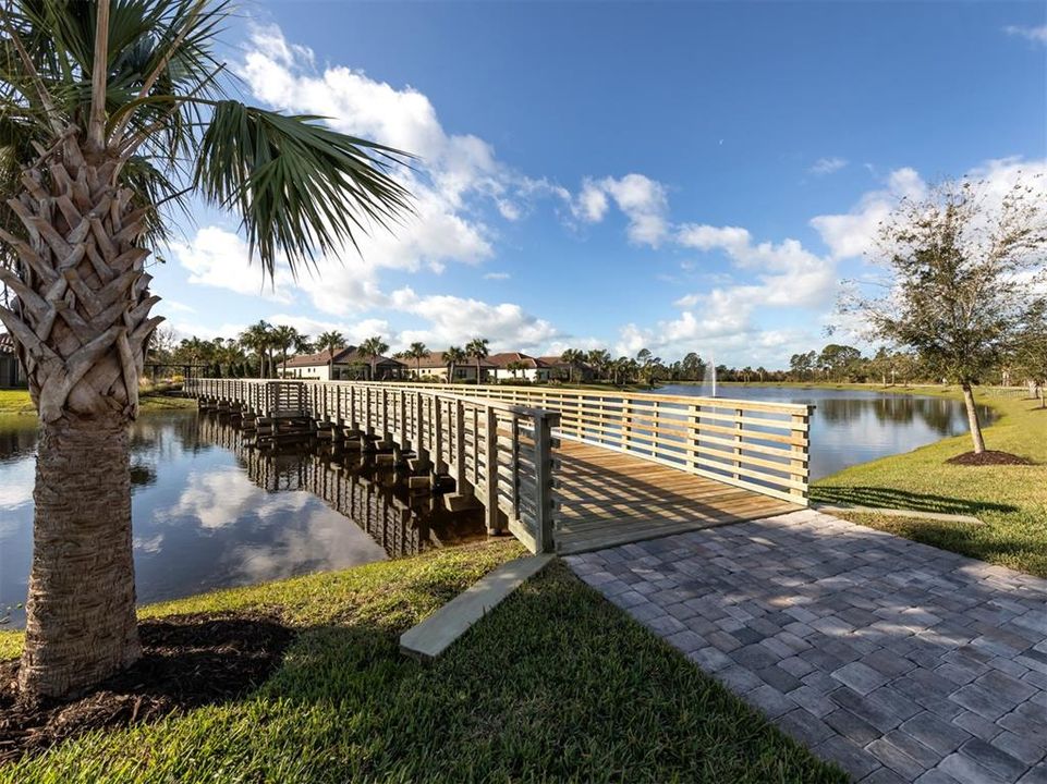 На продажу: $445,000 (2 спален, 2 ванн, 1433 Квадратных фут)