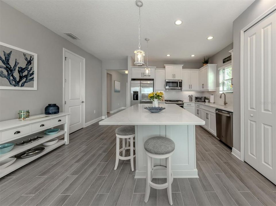 На продажу: $445,000 (2 спален, 2 ванн, 1433 Квадратных фут)