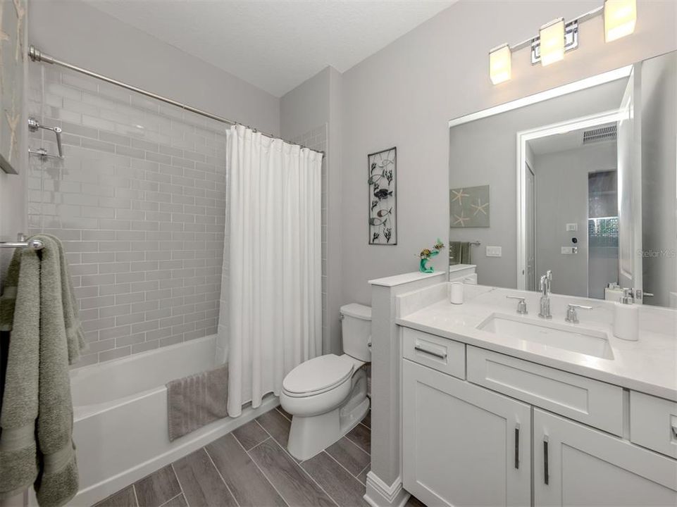 На продажу: $445,000 (2 спален, 2 ванн, 1433 Квадратных фут)