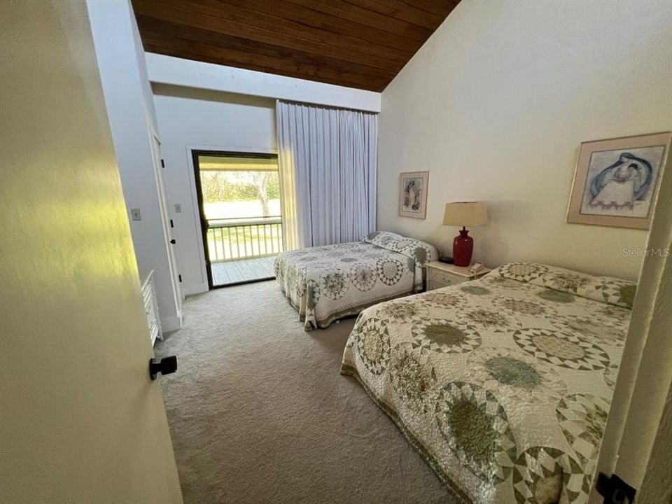 На продажу: $99,900 (2 спален, 2 ванн, 1123 Квадратных фут)