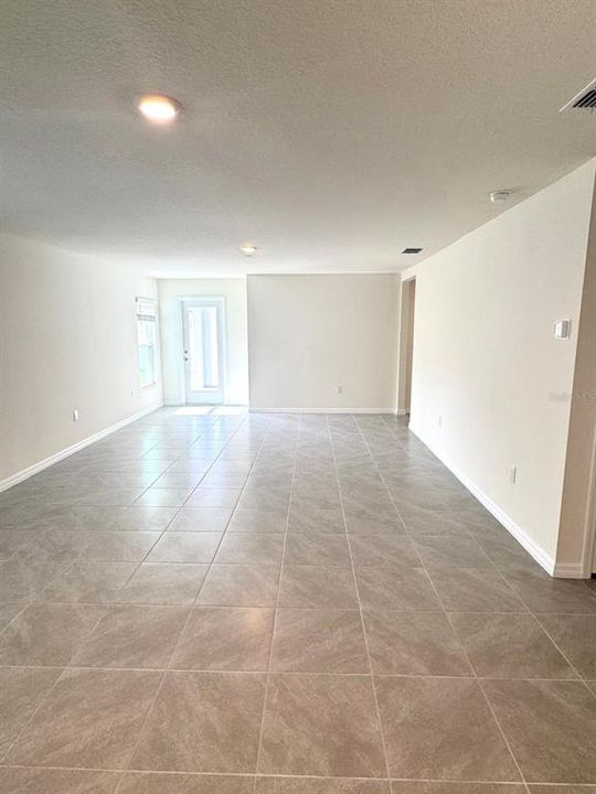 En Renta: $2,190 (4 camas, 2 baños, 1665 Pies cuadrados)