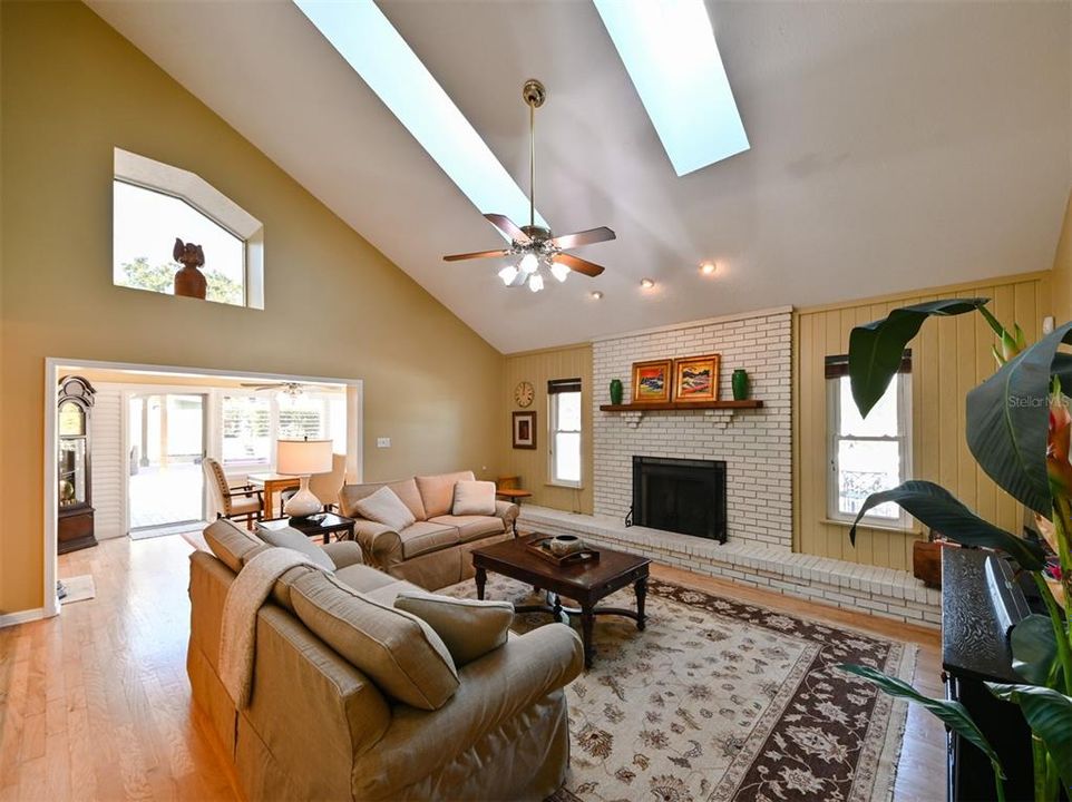 待售: $895,000 (4 贝兹, 2 浴室, 2954 平方英尺)