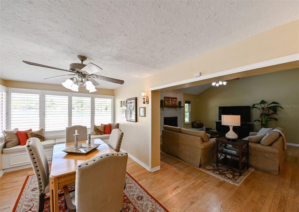 待售: $895,000 (4 贝兹, 2 浴室, 2954 平方英尺)