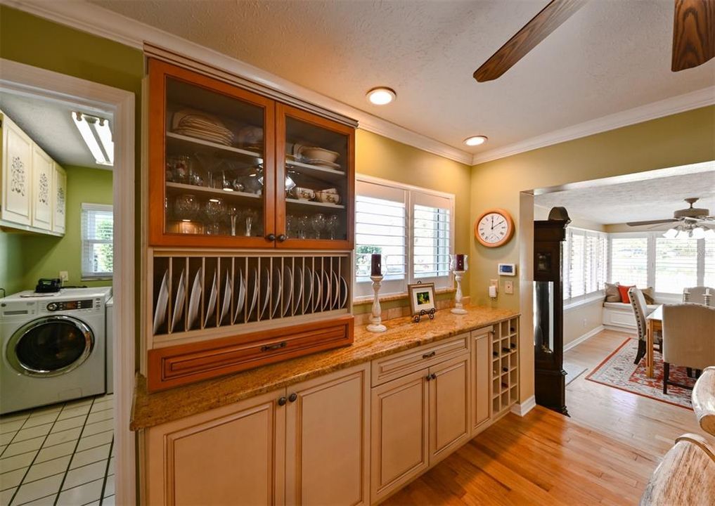 待售: $895,000 (4 贝兹, 2 浴室, 2954 平方英尺)