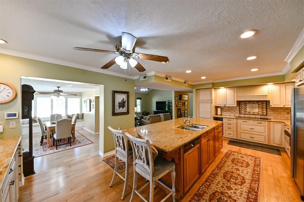 待售: $895,000 (4 贝兹, 2 浴室, 2954 平方英尺)