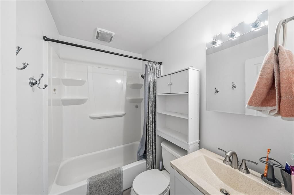 En Venta: $319,900 (4 camas, 2 baños, 1470 Pies cuadrados)