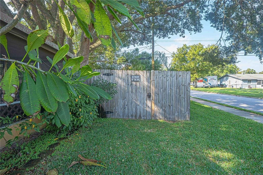 En Venta: $319,900 (4 camas, 2 baños, 1470 Pies cuadrados)