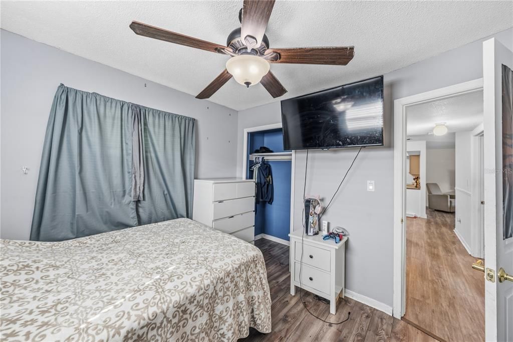 En Venta: $319,900 (4 camas, 2 baños, 1470 Pies cuadrados)