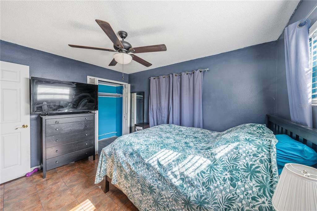 En Venta: $319,900 (4 camas, 2 baños, 1470 Pies cuadrados)