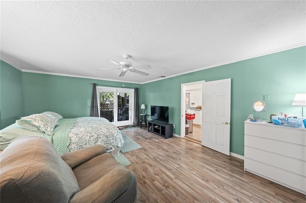 En Venta: $319,900 (4 camas, 2 baños, 1470 Pies cuadrados)