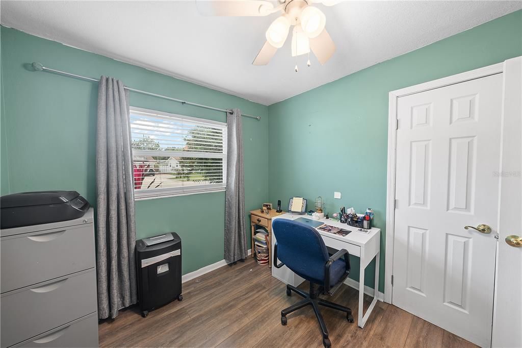 En Venta: $319,900 (4 camas, 2 baños, 1470 Pies cuadrados)