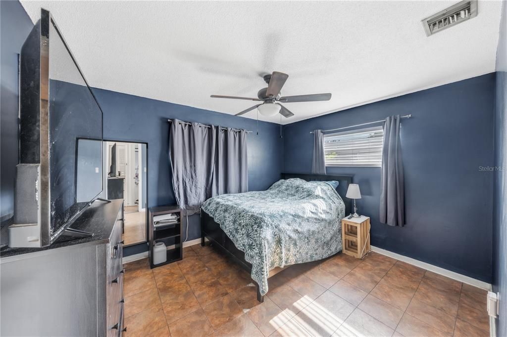 En Venta: $319,900 (4 camas, 2 baños, 1470 Pies cuadrados)