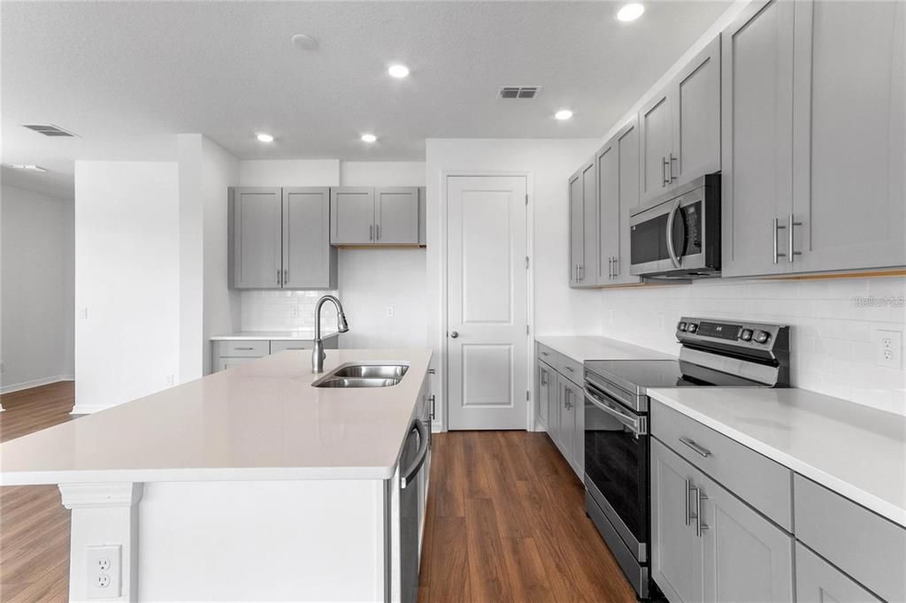 В аренду: $2,300 (3 спален, 2 ванн, 2160 Квадратных фут)