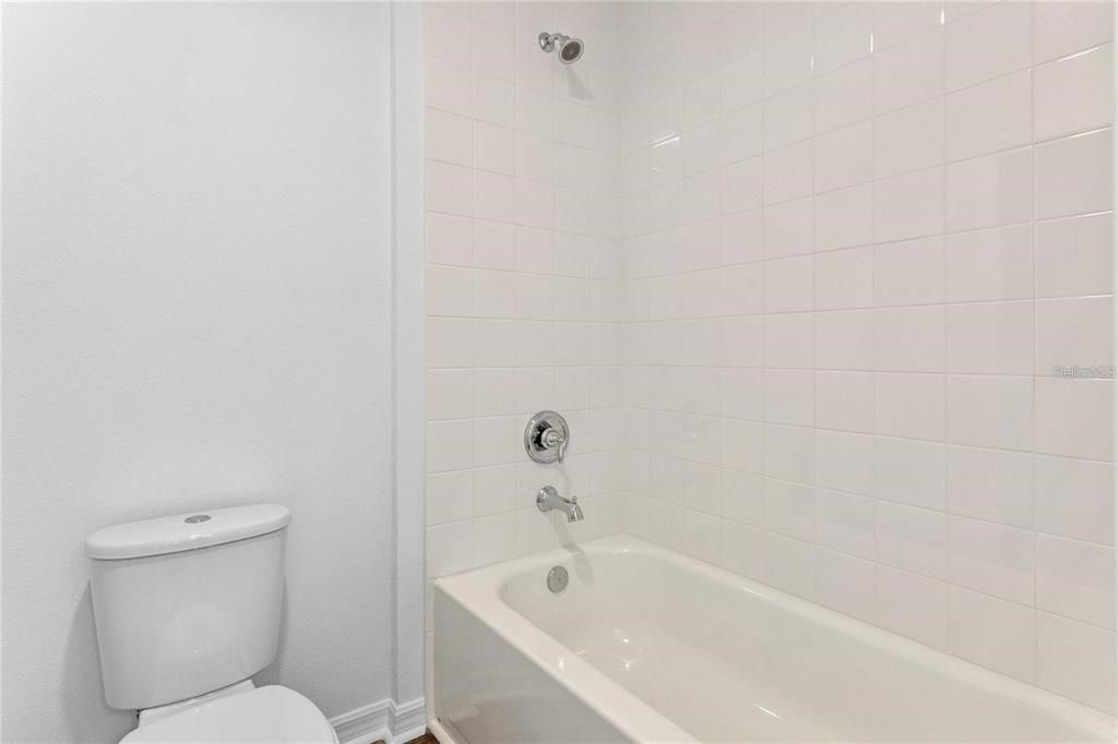 В аренду: $2,300 (3 спален, 2 ванн, 2160 Квадратных фут)